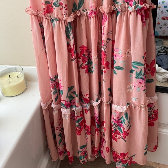 Medium VICI Pink Floral Dress with cutout NWT - Picture 10 of 11